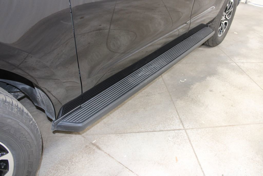 Used 2024 Ford Expedition XLT image 14