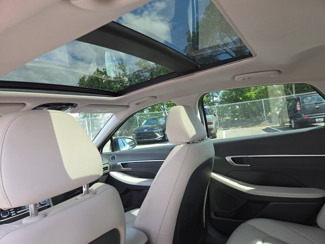 Certified 2022 Hyundai Sonata Limited w/ Preferred Accessory Package FWD image 27