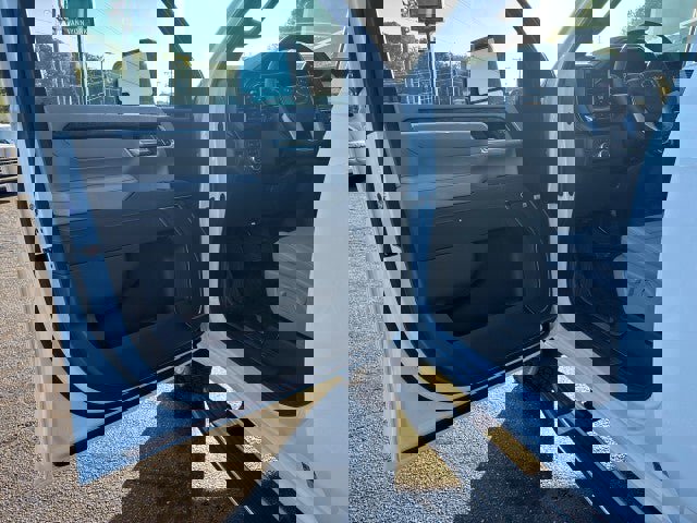 New 2026 GMC Sierra 2500 SLT w/ SLT Premium Package image 9