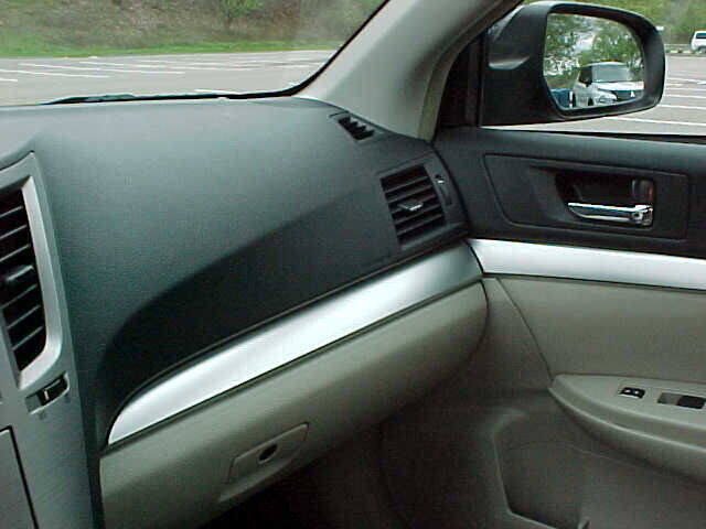 Used 2010 Subaru Legacy 2.5i Premium image 20