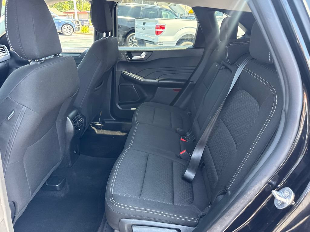 Used 2025 Ford Escape Active w/ Active Premium Tech Pack AWD/4WD image 17