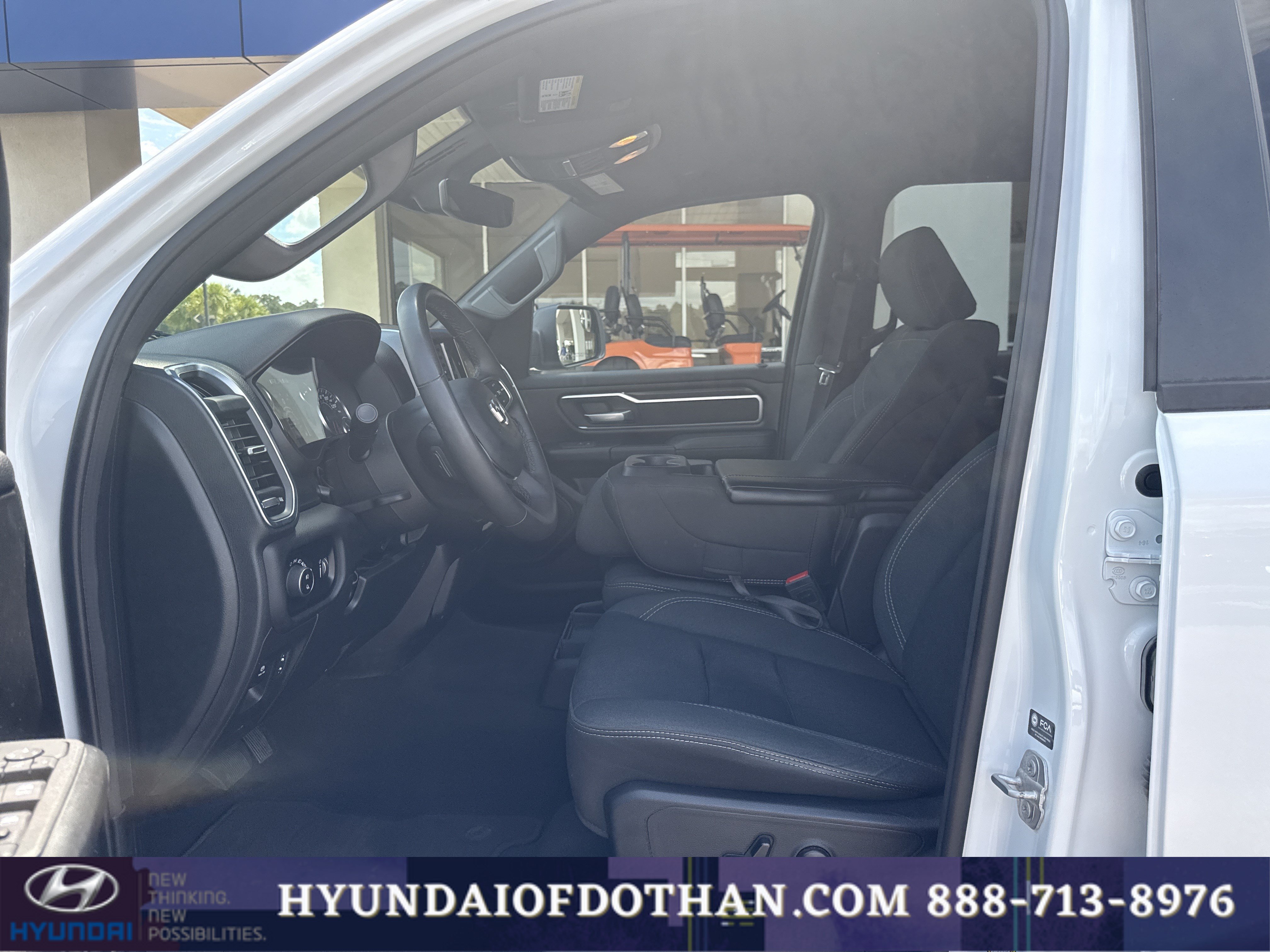 Used 2025 RAM 1500 Big Horn AWD/4WD image 9