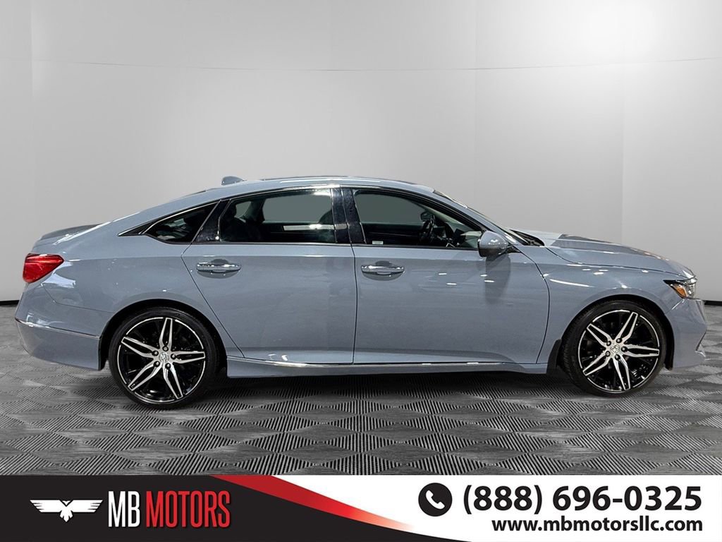 Used 2022 Honda Accord Touring image 2