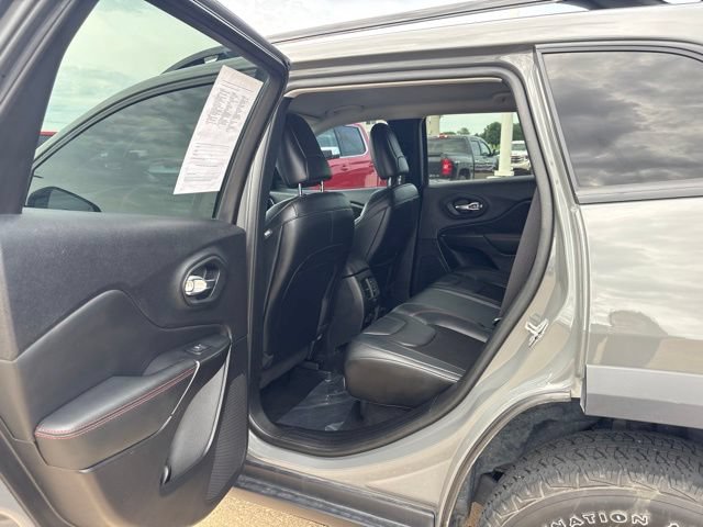 Used 2022 Jeep Cherokee Trailhawk w/ Comfort/Convenience Group AWD/4WD image 27