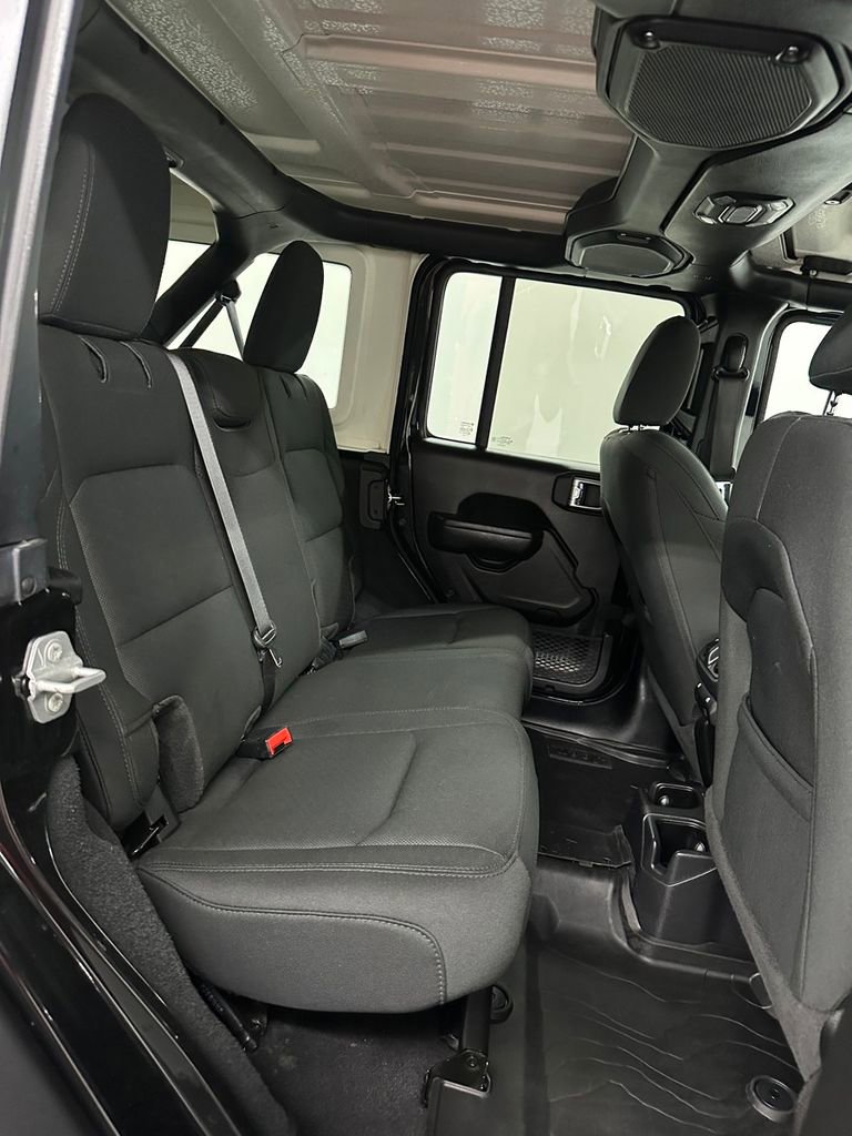 Used 2022 Jeep Wrangler Unlimited Sport image 37