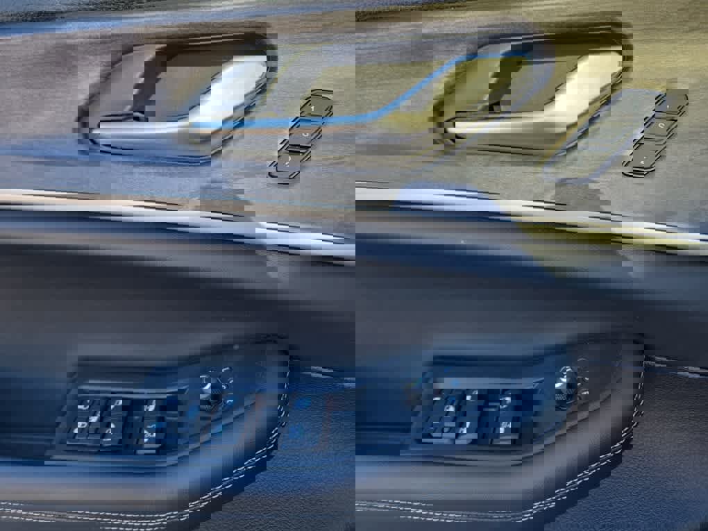 Used 2022 Jeep Grand Cherokee Limited 4xe image 19