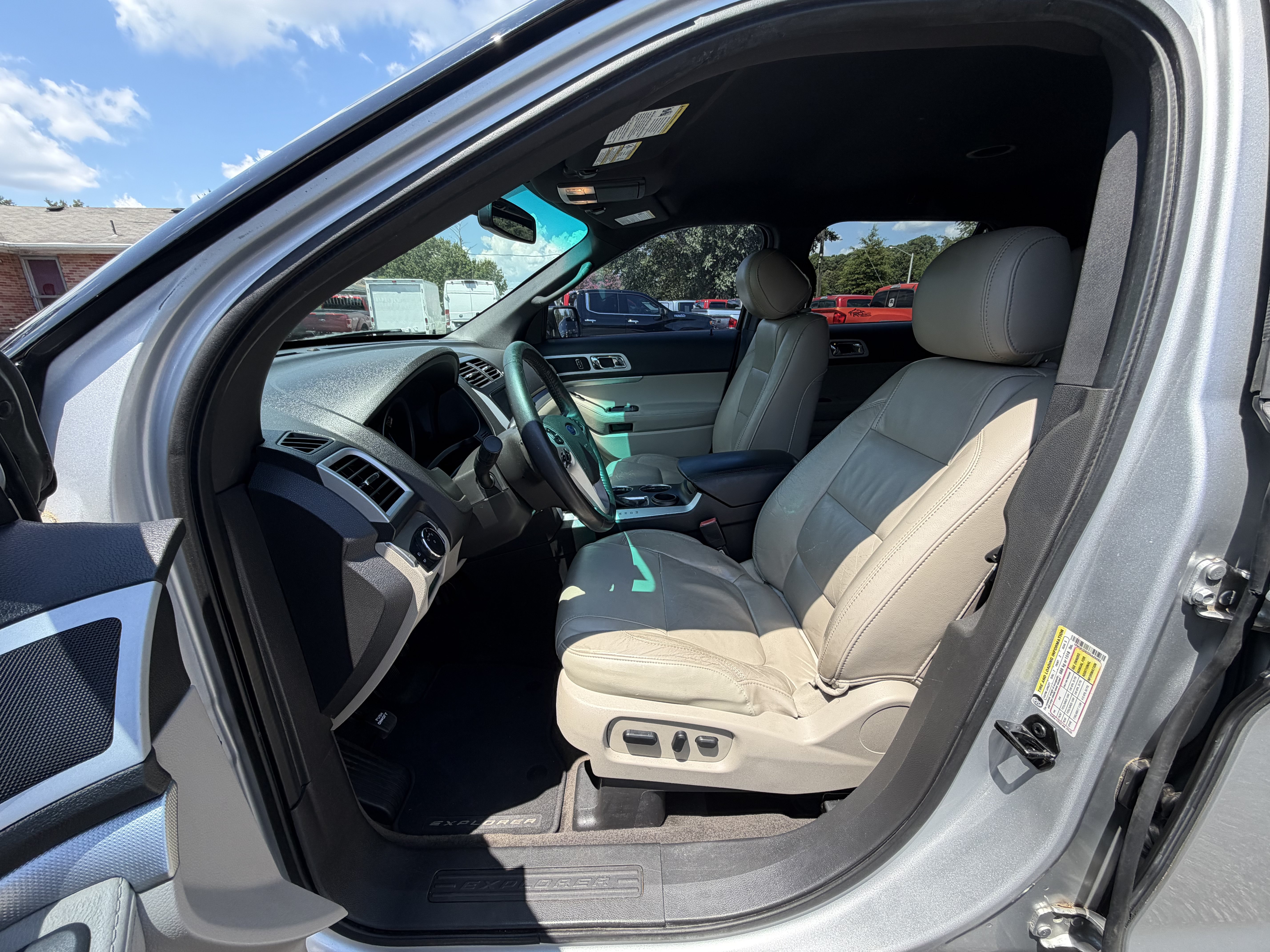 Used 2013 Ford Explorer XLT FWD image 10