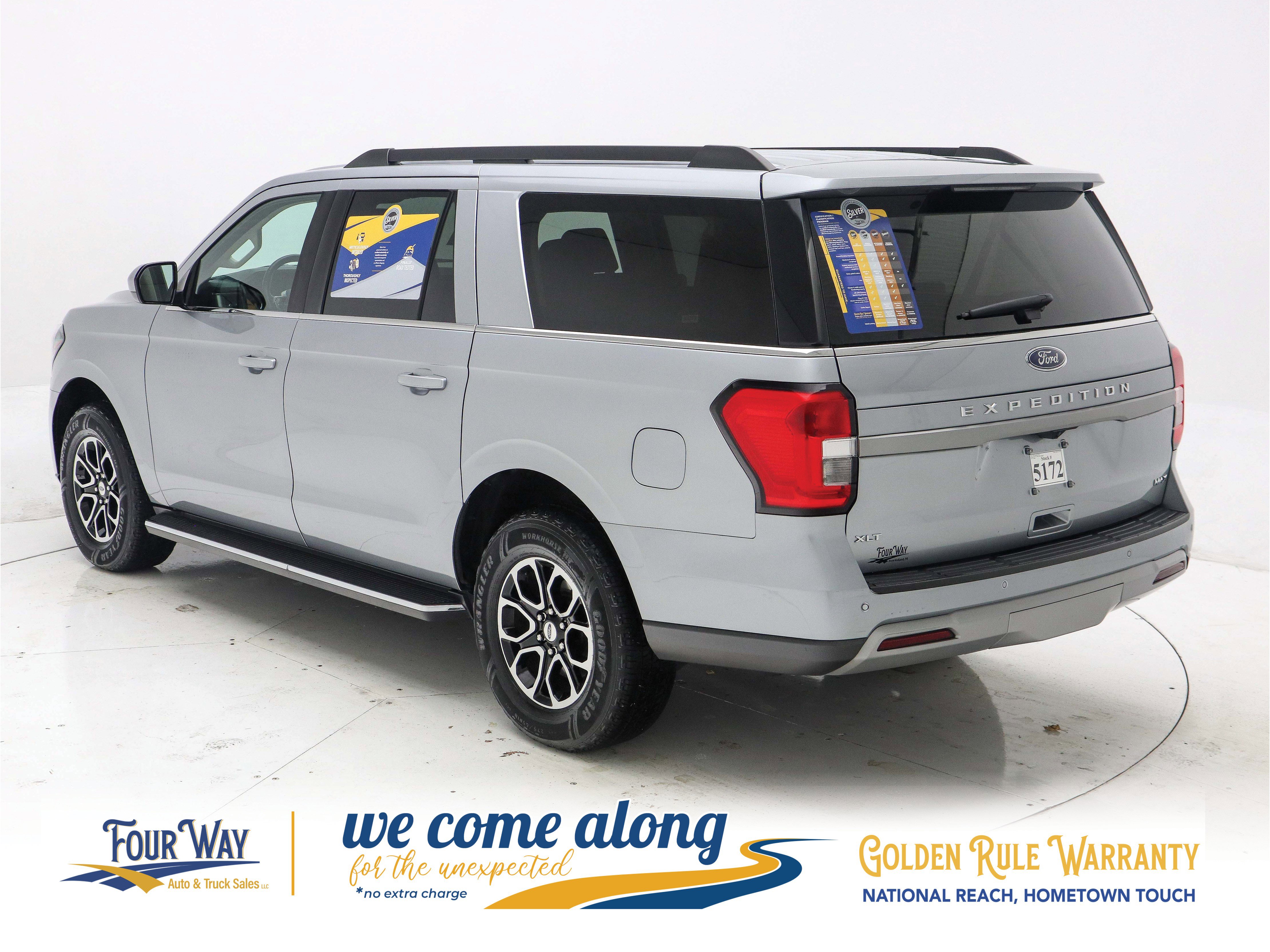 Used 2023 Ford Expedition Max XLT image 6