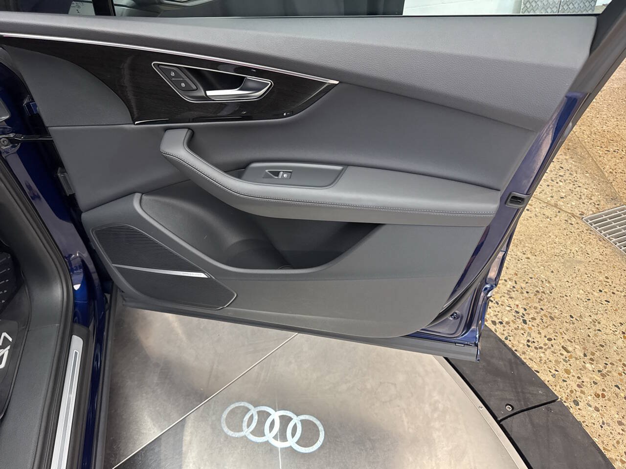 Used 2023 Audi Q7 3.0T Premium Plus w/ Premium Plus Package AWD/4WD image 36