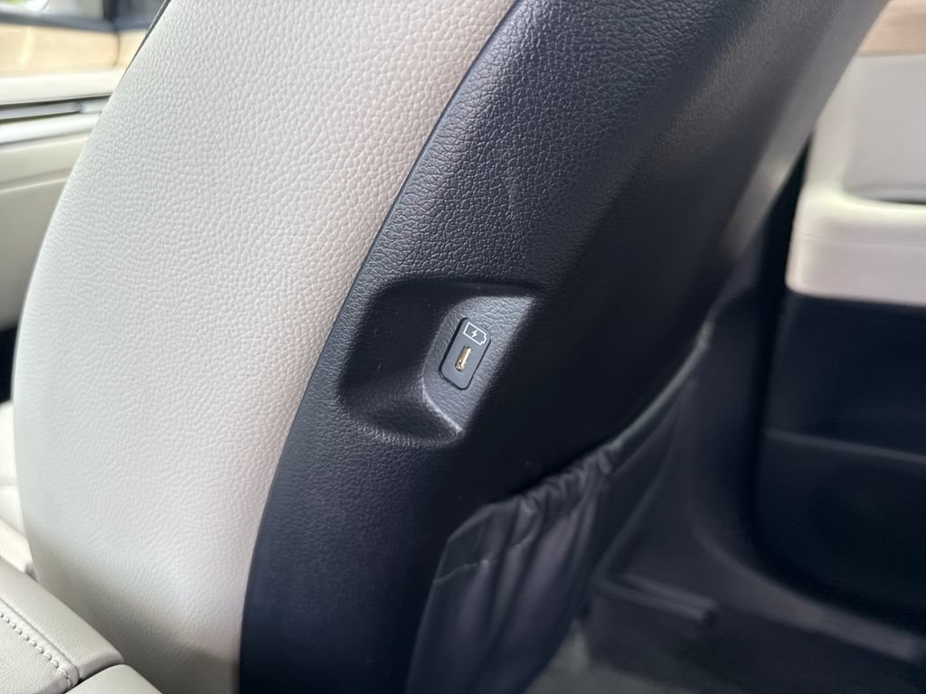 Used 2024 Hyundai Palisade Limited AWD/4WD image 25