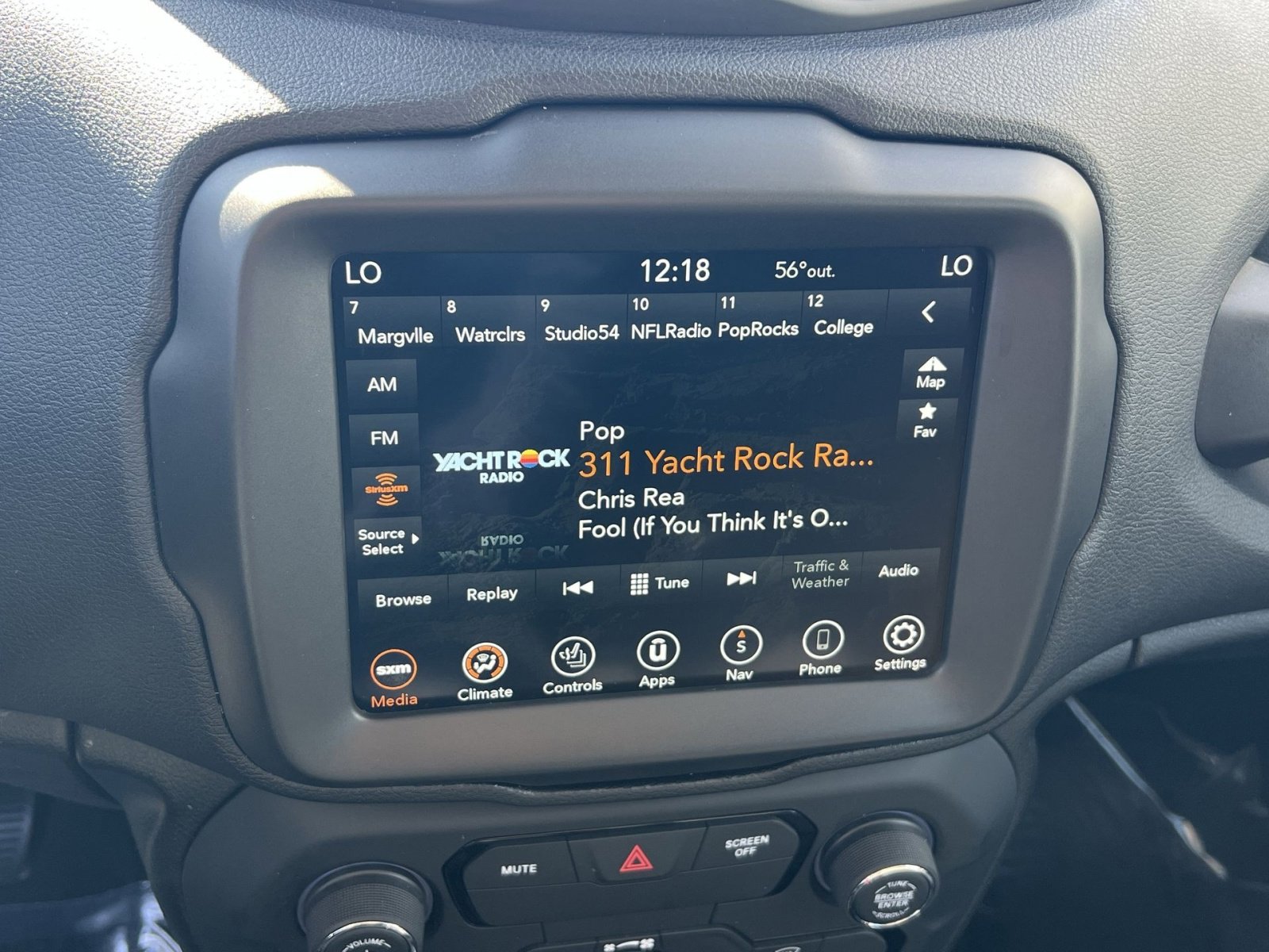 Used 2020 Jeep Renegade Limited w/ UConnect 8.4 Nav Group image 18