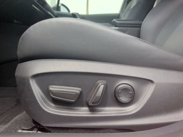 Used 2023 Toyota Prius XLE FWD image 15