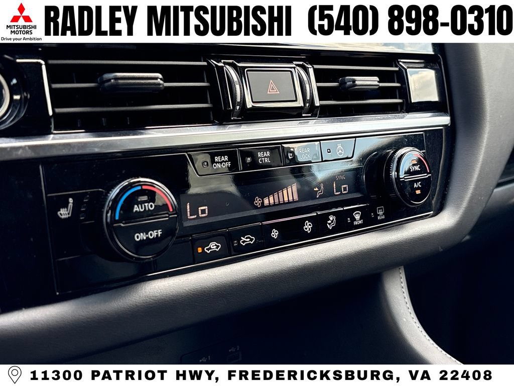 Used 2023 Nissan Pathfinder SL AWD/4WD image 10