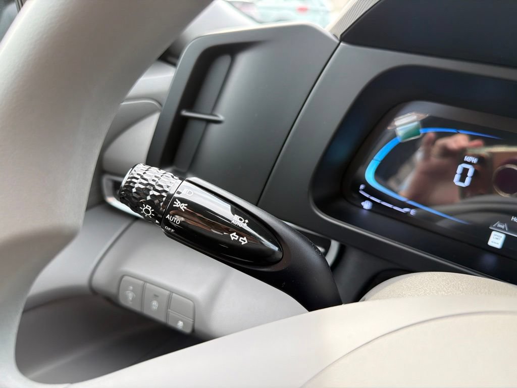 New 2026 Hyundai Elantra SE FWD image 29
