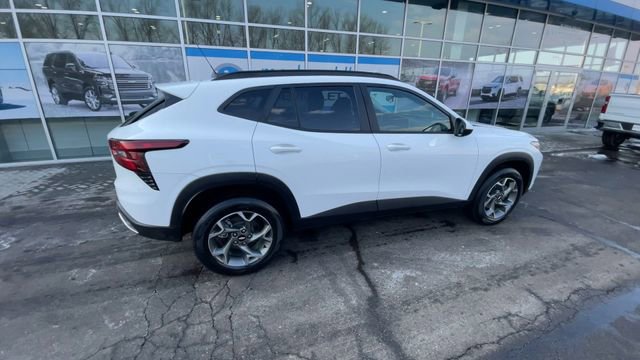 Certified 2024 Chevrolet Trax LT w/ Driver Confidence Package image 8