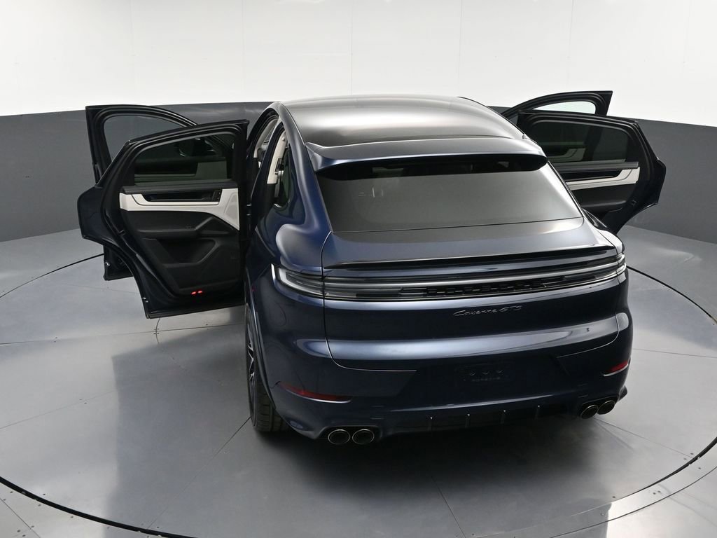 New 2026 Porsche Cayenne GTS image 38
