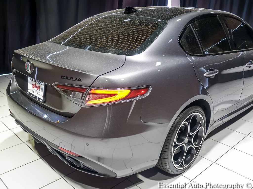 Used 2024 Alfa Romeo Giulia Veloce AWD/4WD image 9