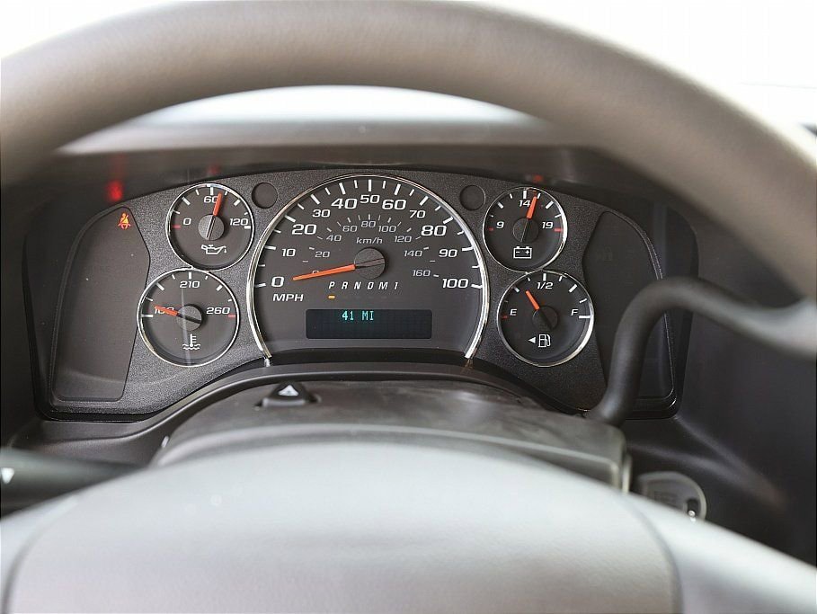 New 2025 Chevrolet Express 2500 w/ Communications Package RWD image 28