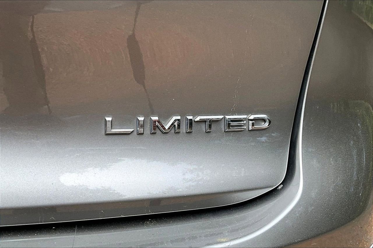 Used 2025 Toyota Crown Limited w/ Advanced Technology Package AWD/4WD image 21