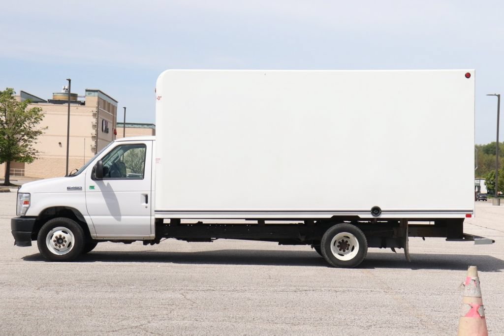 Used 2023 Ford E-450 and Econoline 450 Super Duty RWD image 6