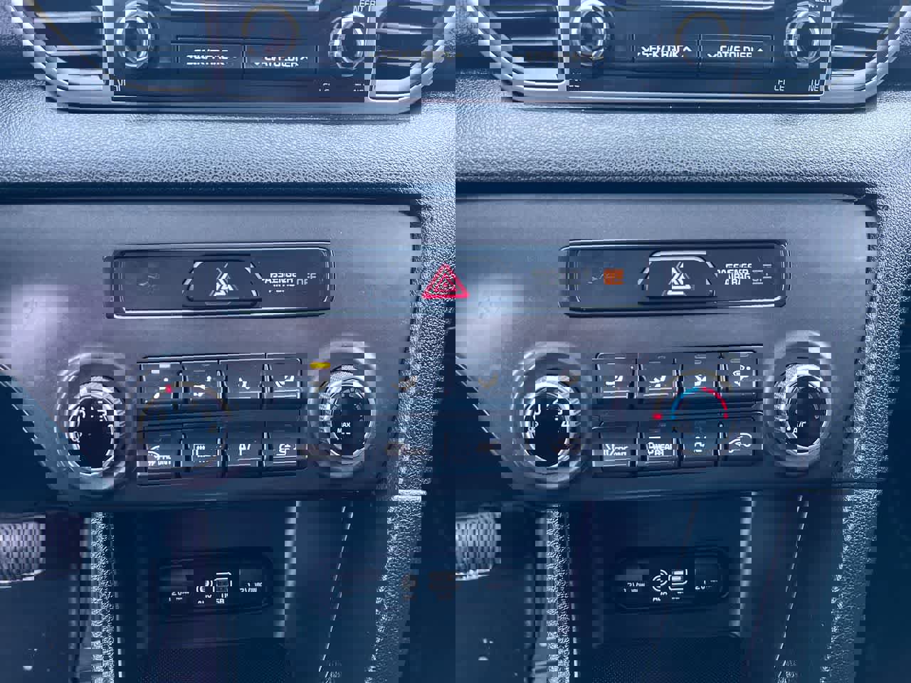 Used 2018 Kia Sportage LX image 19