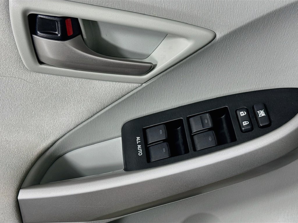 Used 2013 Toyota Prius Three FWD image 21