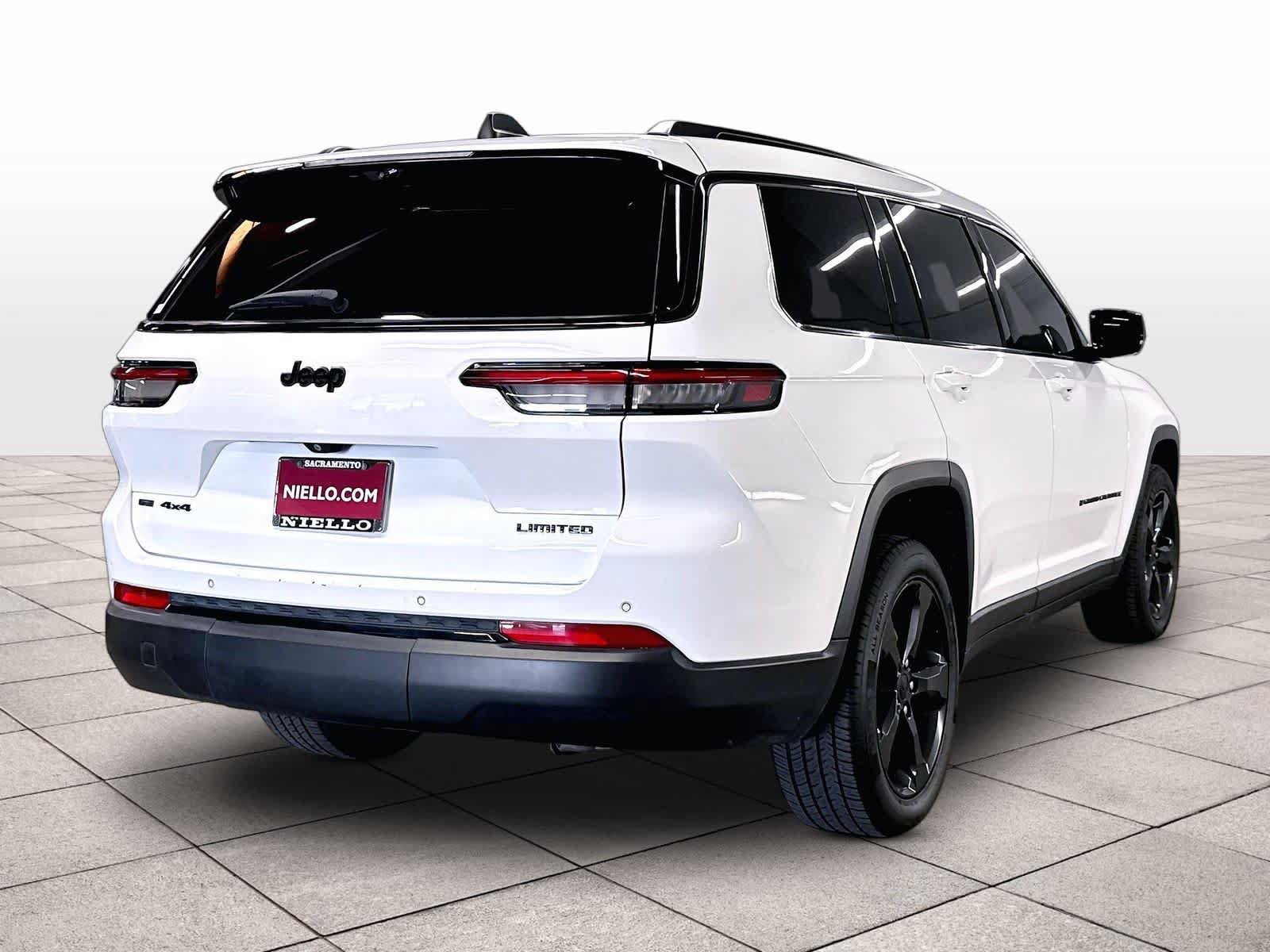 Used 2023 Jeep Grand Cherokee L Limited w/ Luxury Tech Group II AWD/4WD image 14