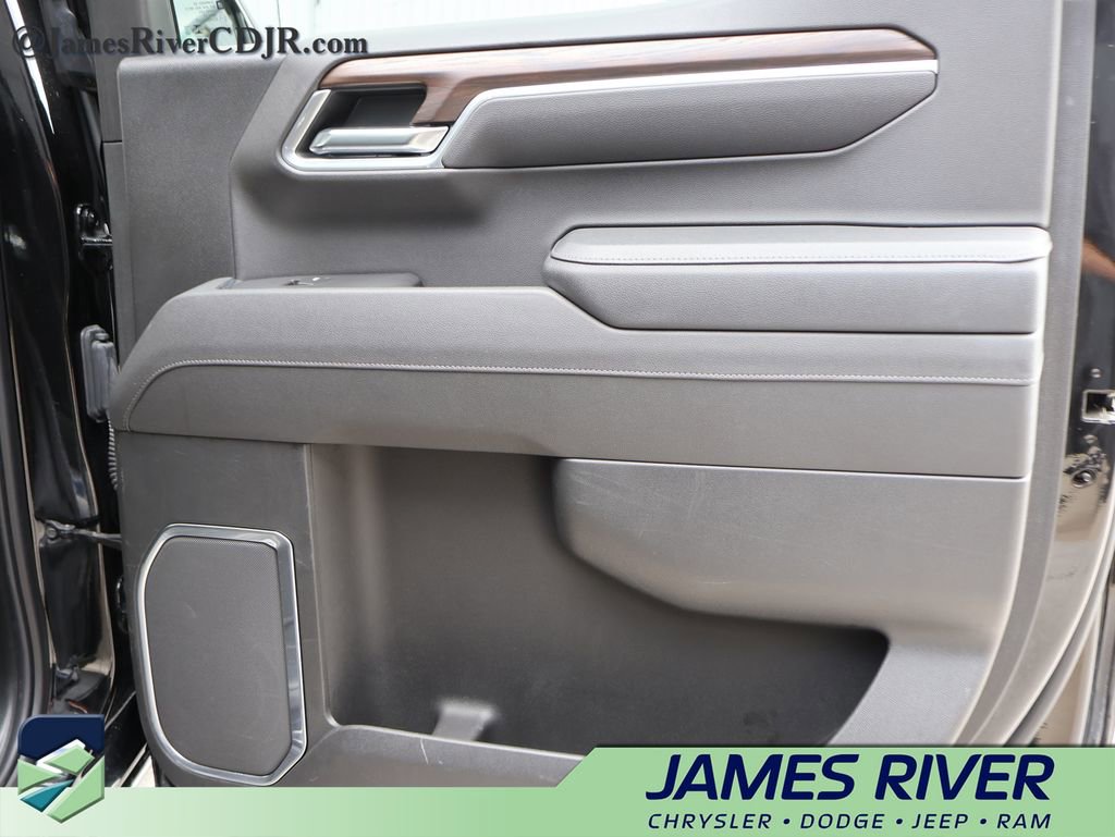Used 2025 GMC Sierra 1500 SLT AWD/4WD image 11