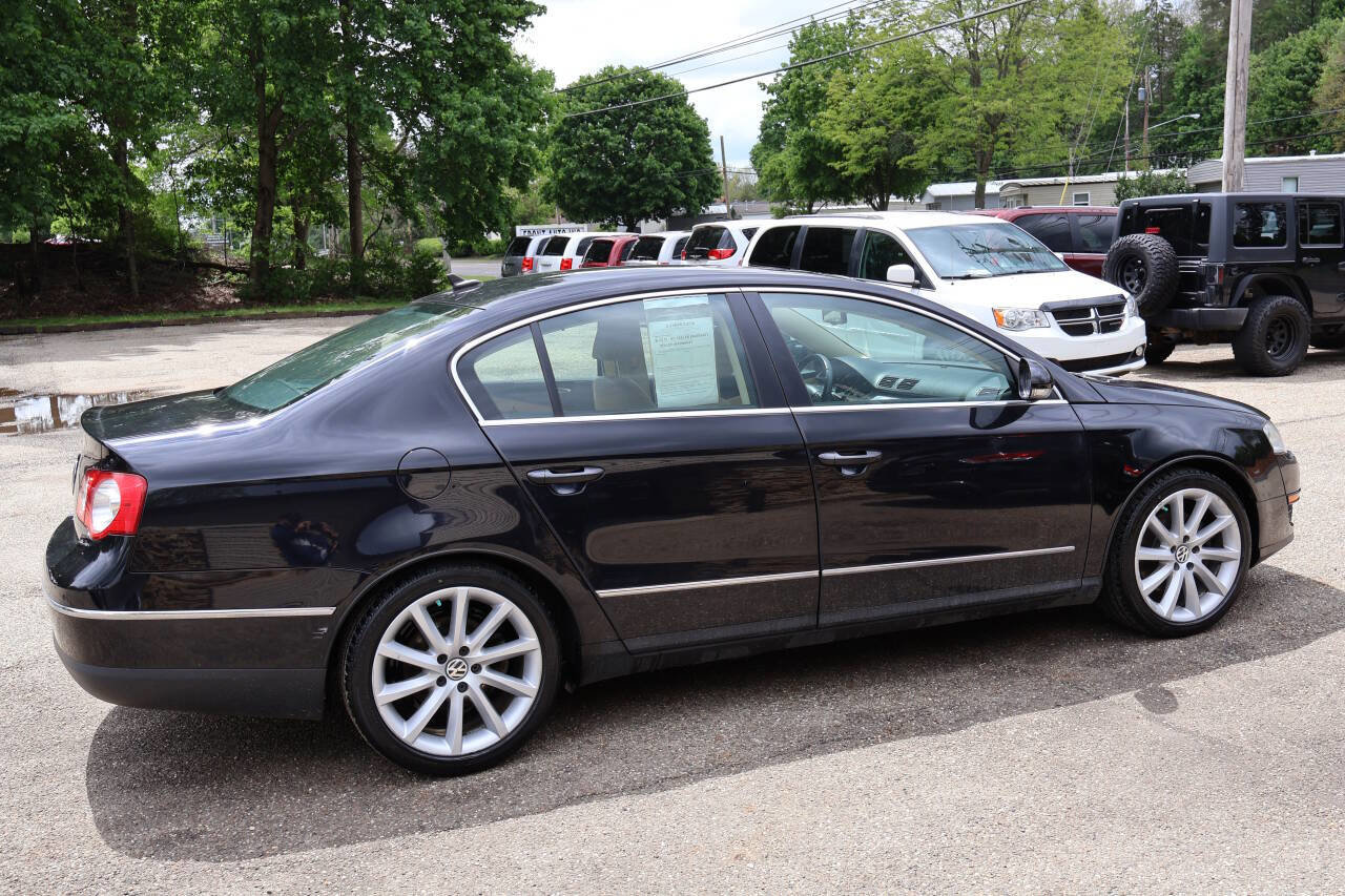 Used 2008 Volkswagen Passat VR6 FWD image 10