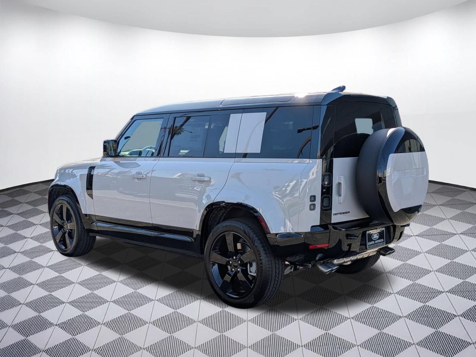 New 2026 Land Rover Defender 110 X-Dynamic SE AWD/4WD image 3