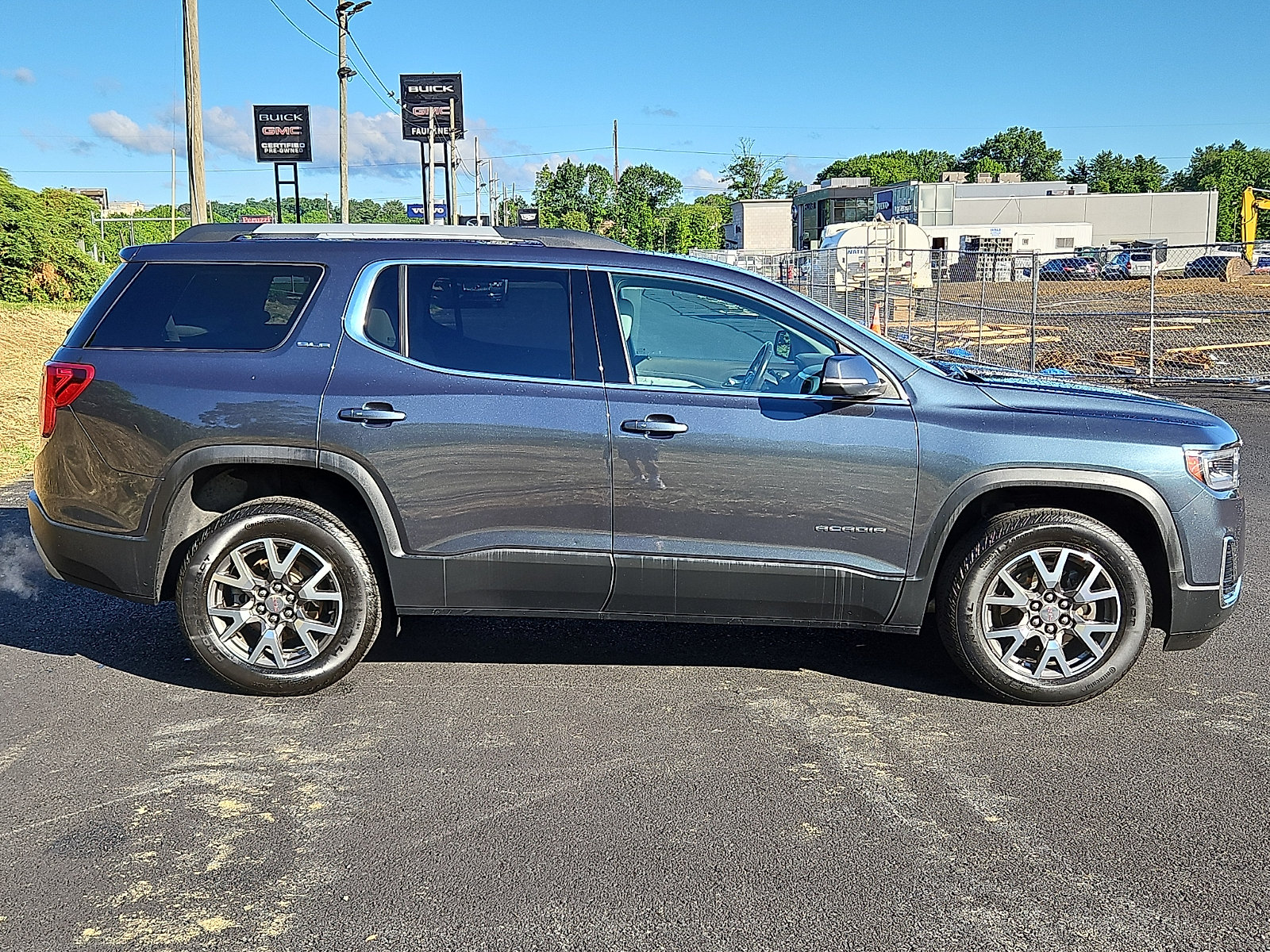 Used 2020 GMC Acadia SLE w/ Driver Convenience Package FWD image 7