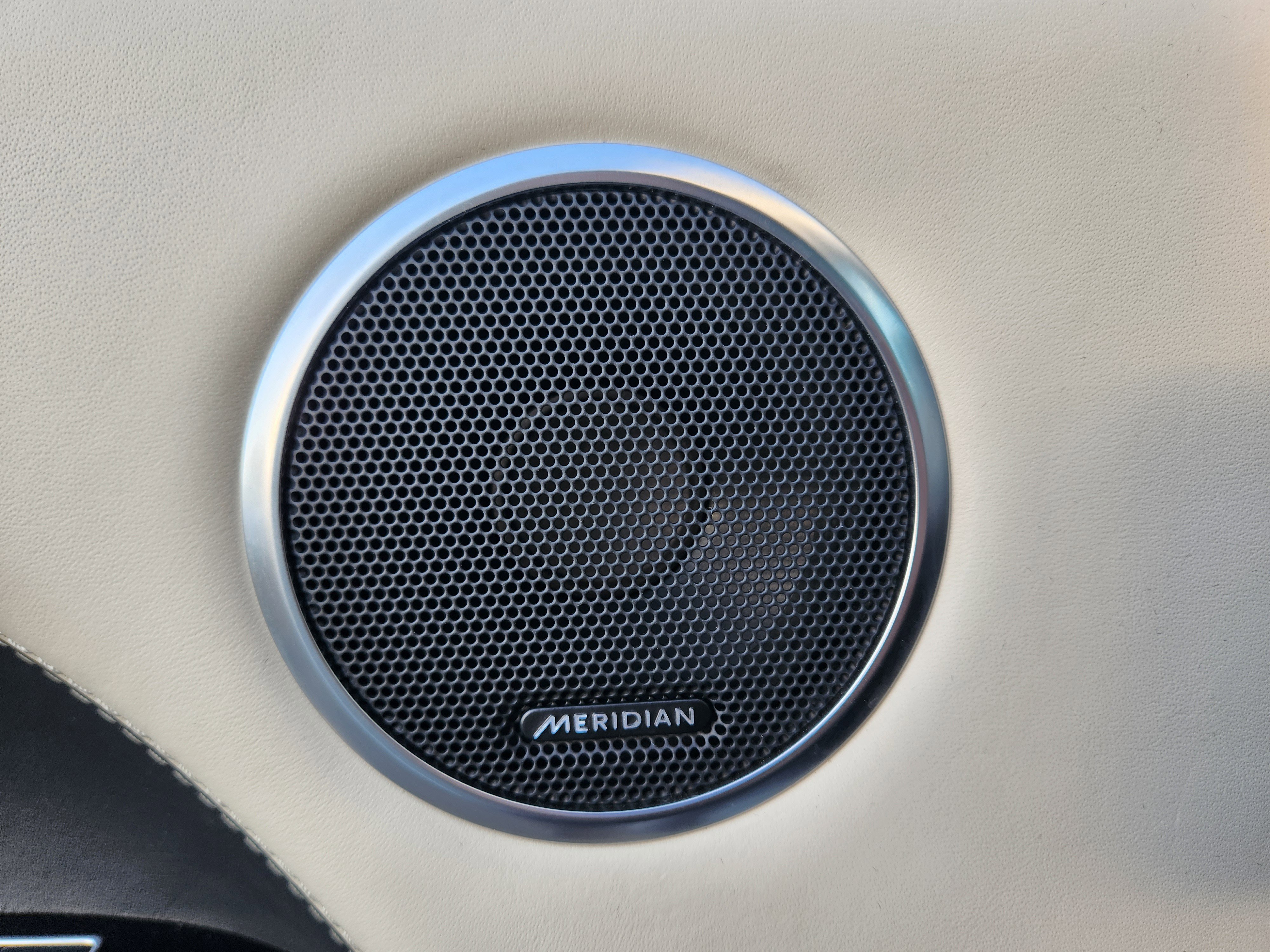 Used 2020 Land Rover Range Rover Sport HST image 13