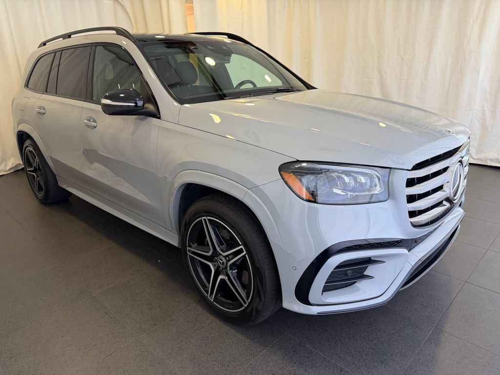 Used 2025 Mercedes-Benz GLS 450 4MATIC image 7