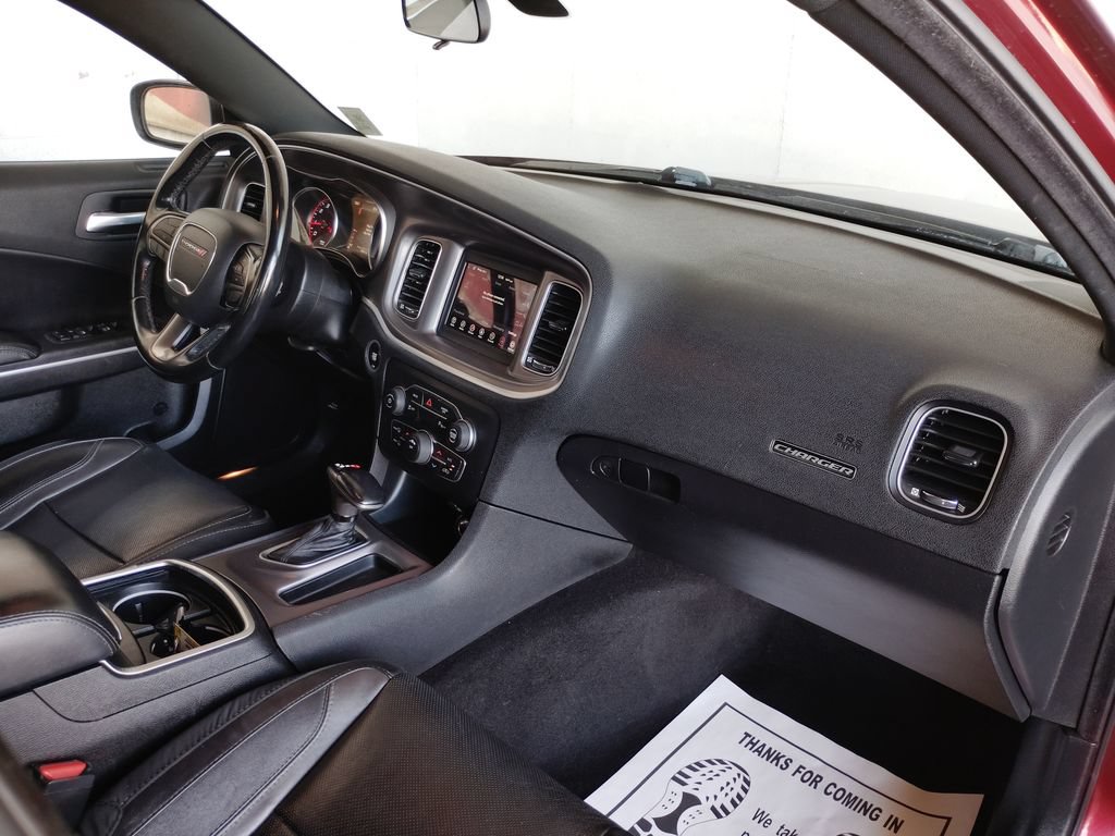 Used 2019 Dodge Charger SXT w/ Leather Interior Group RWD image 11