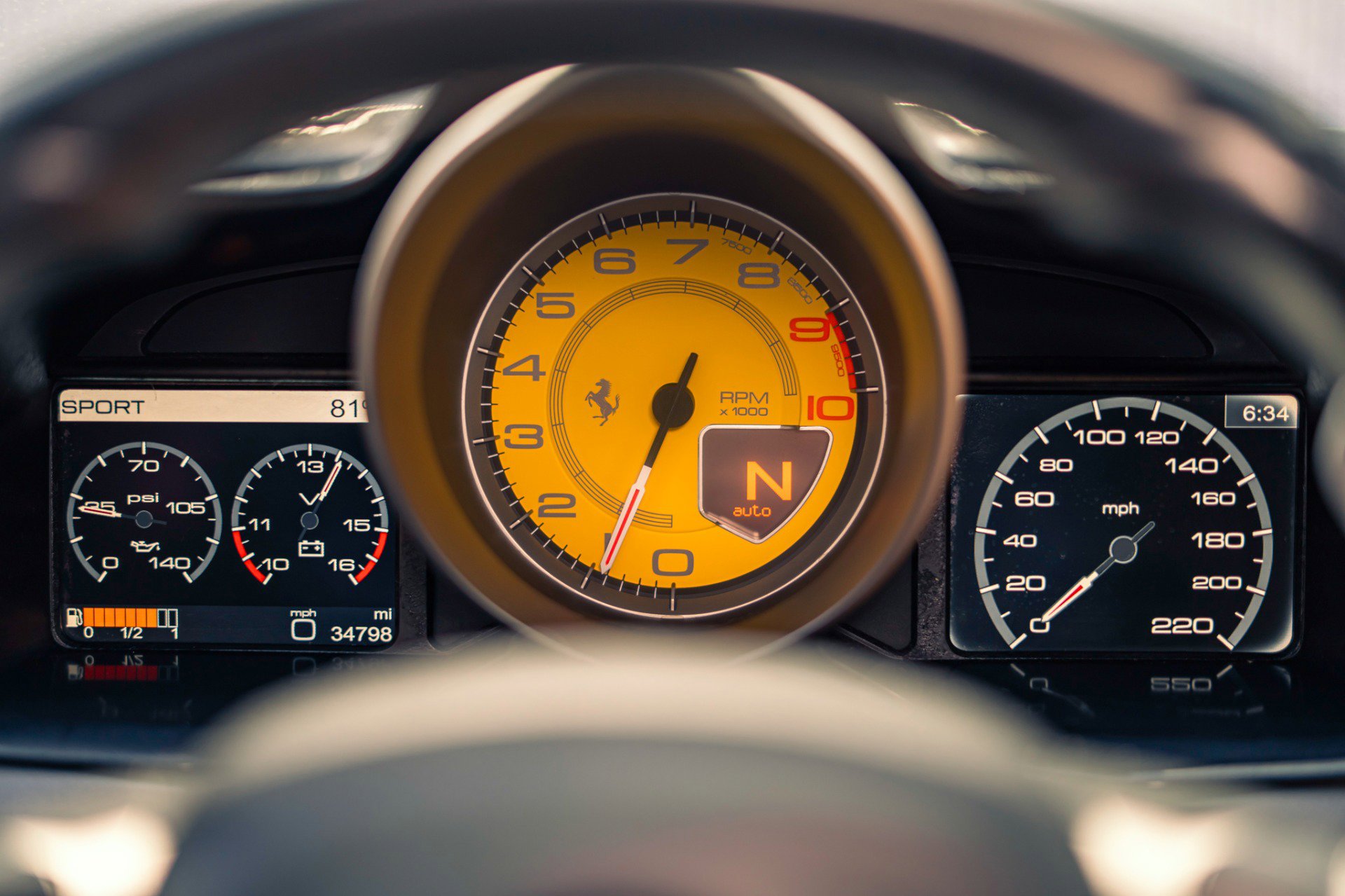 Used 2012 Ferrari 458 Italia Coupe RWD image 39