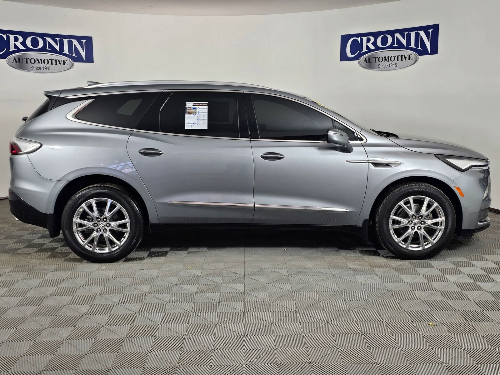 Used 2024 Buick Enclave Essence w/ Experience Buick Package image 7