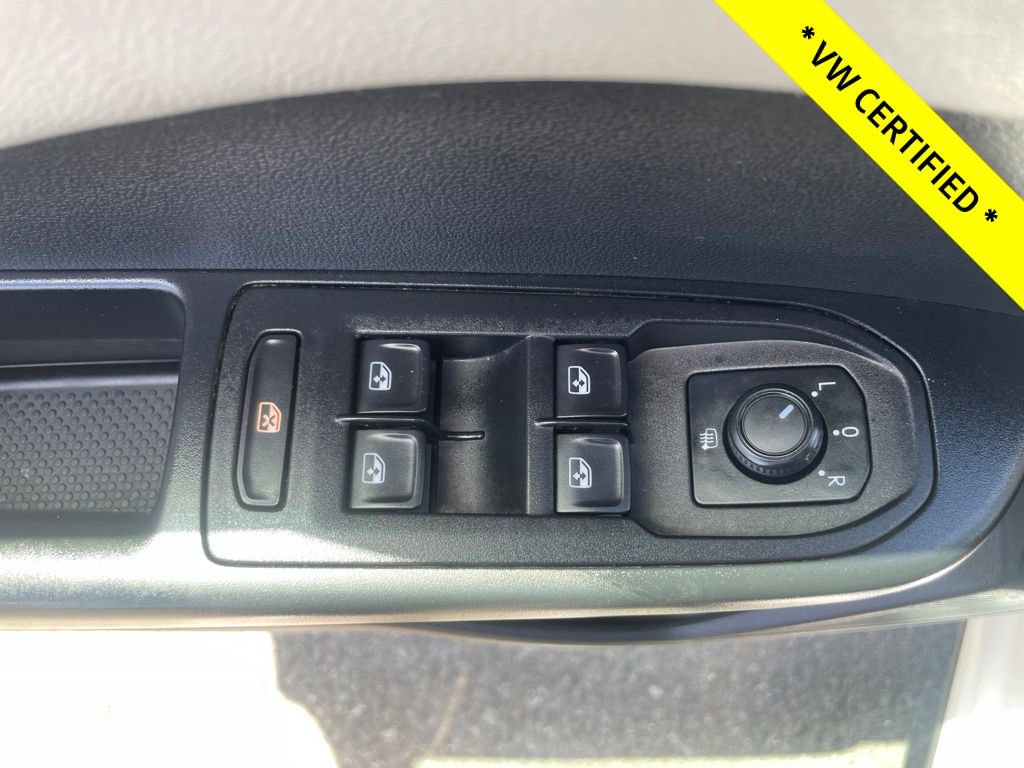Certified 2023 Volkswagen Taos SE FWD image 16
