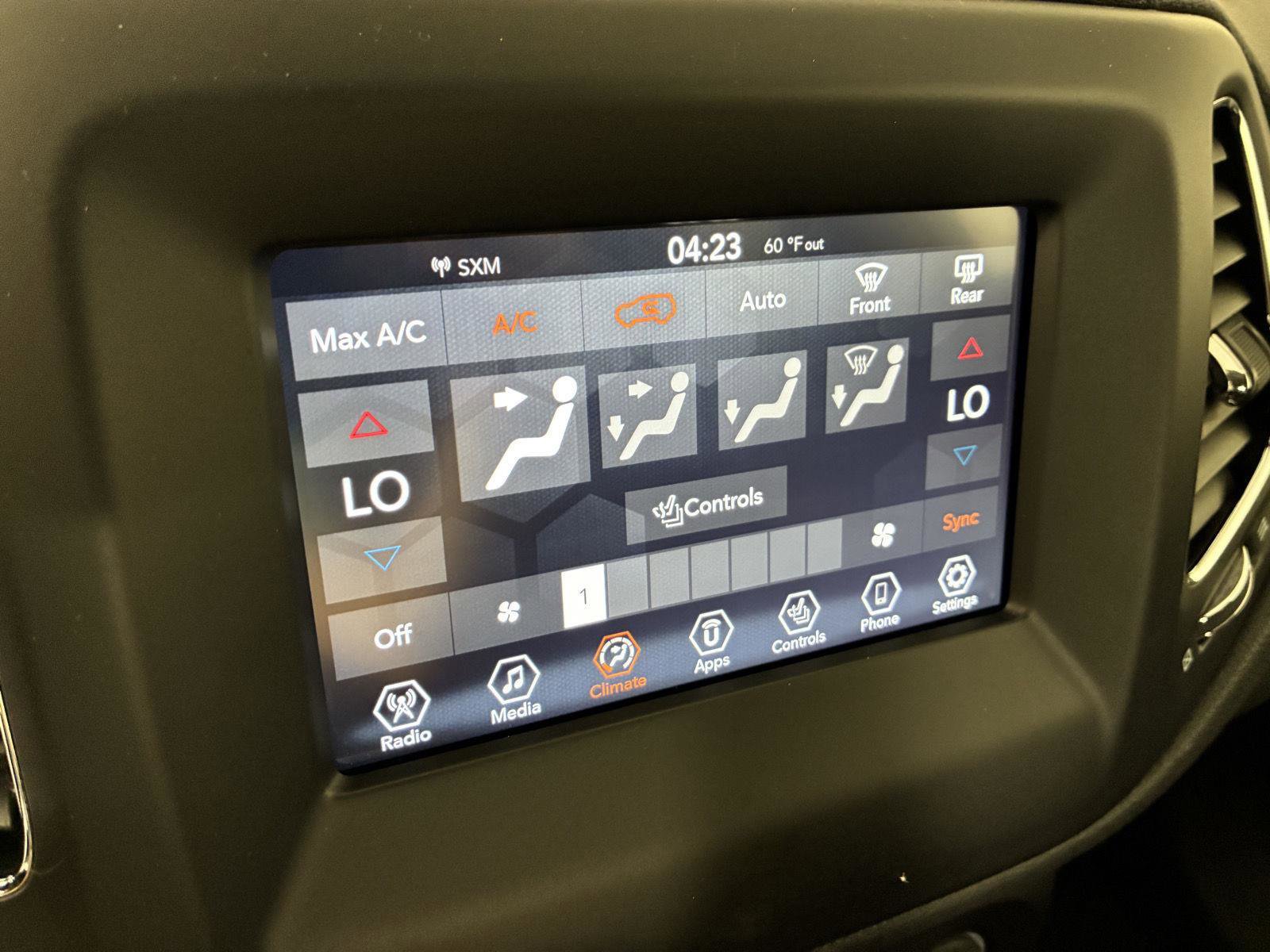 Used 2018 Jeep Compass Latitude w/ Popular Equipment Group AWD/4WD image 21