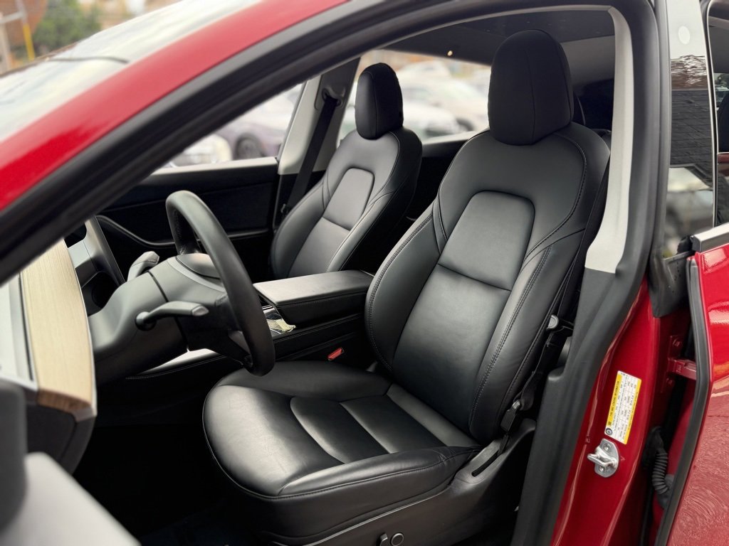 Used 2021 Tesla Model Y Long Range image 24