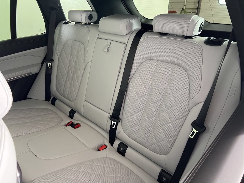 New 2026 BMW X5 xDrive40i AWD/4WD image 8