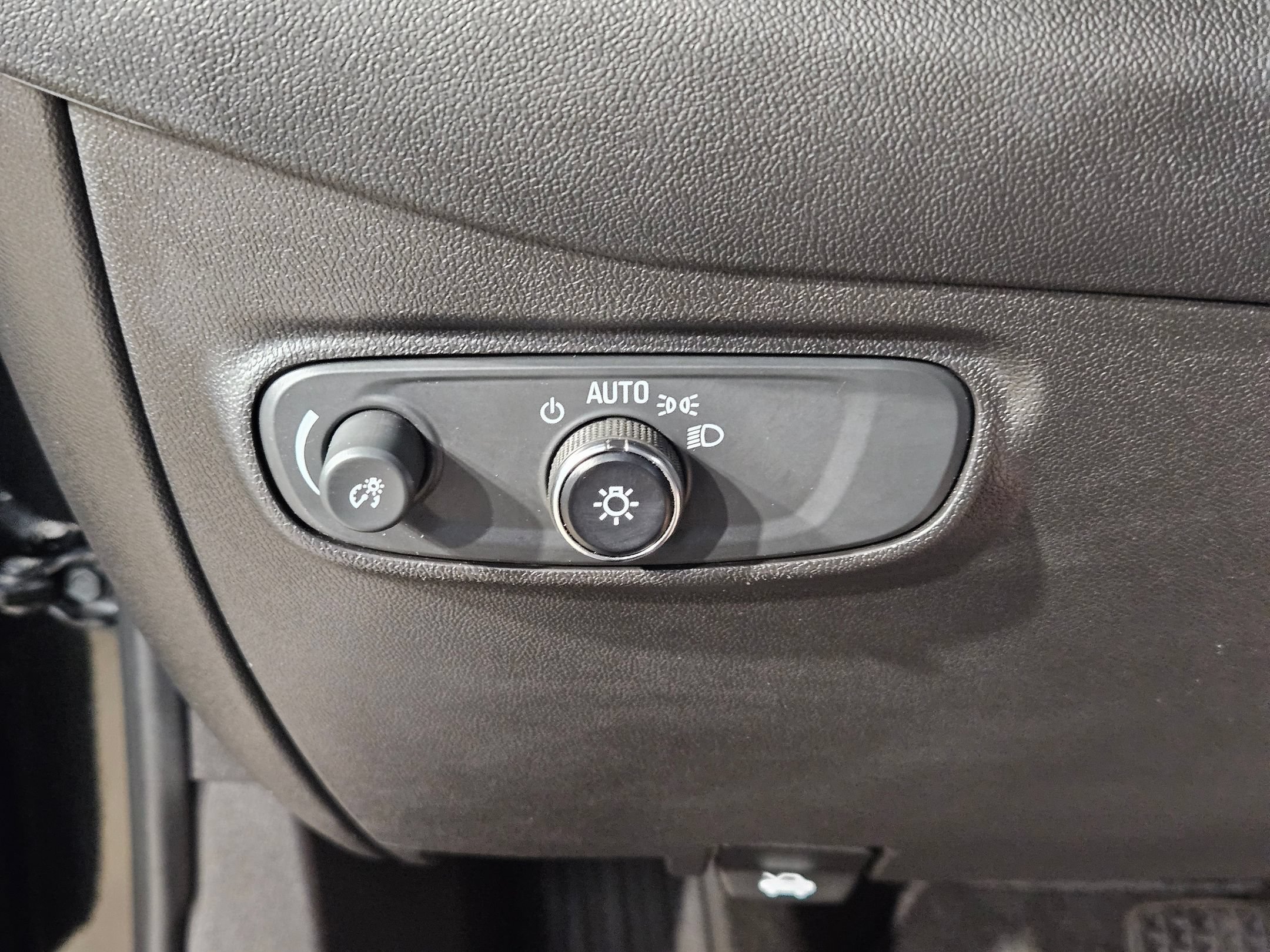 Used 2023 Chevrolet Equinox RS AWD/4WD image 26