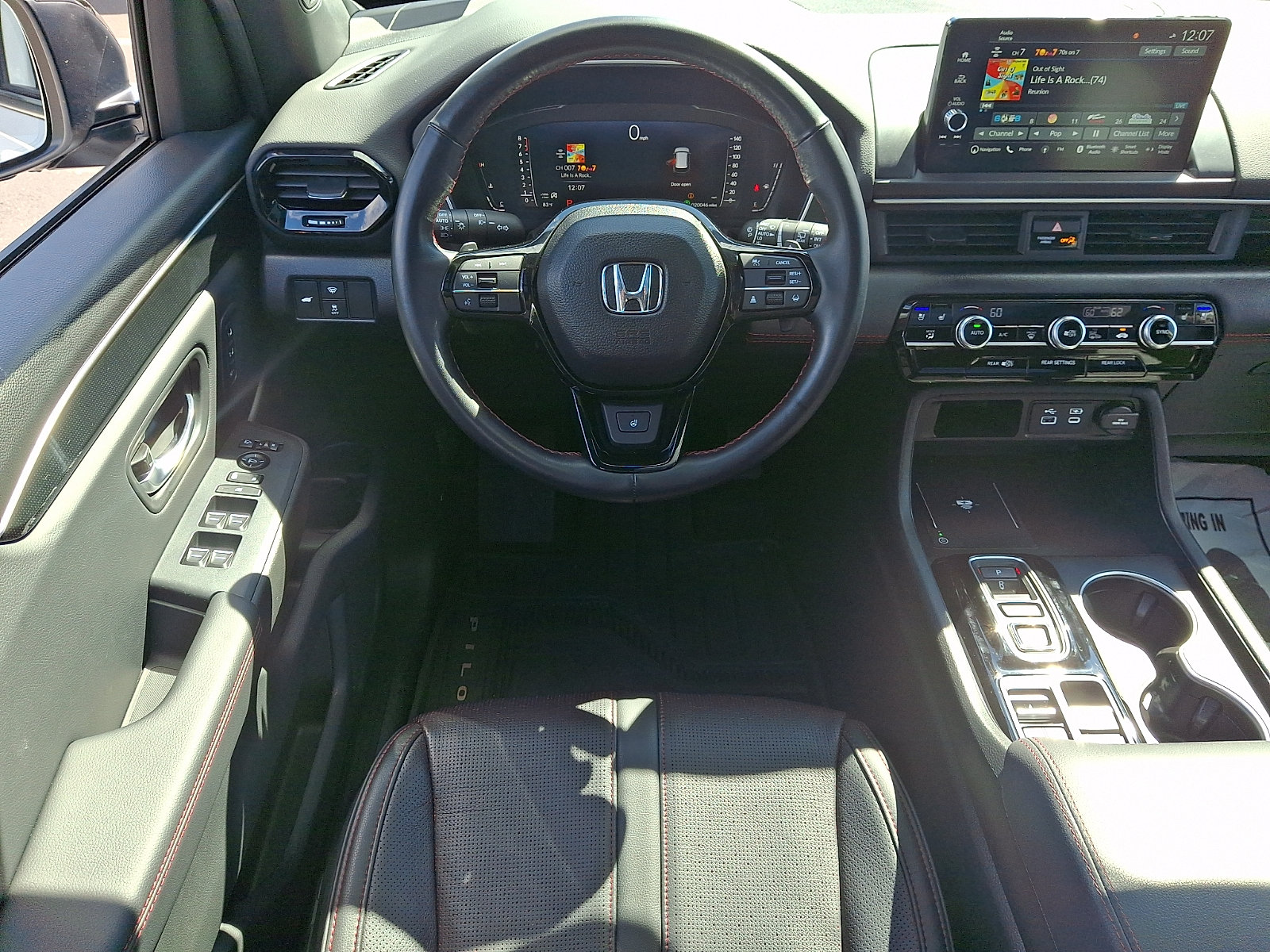 Certified 2025 Honda Pilot Black Edition image 11
