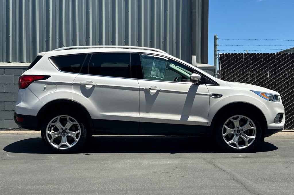 Used 2019 Ford Escape Titanium AWD/4WD image 3