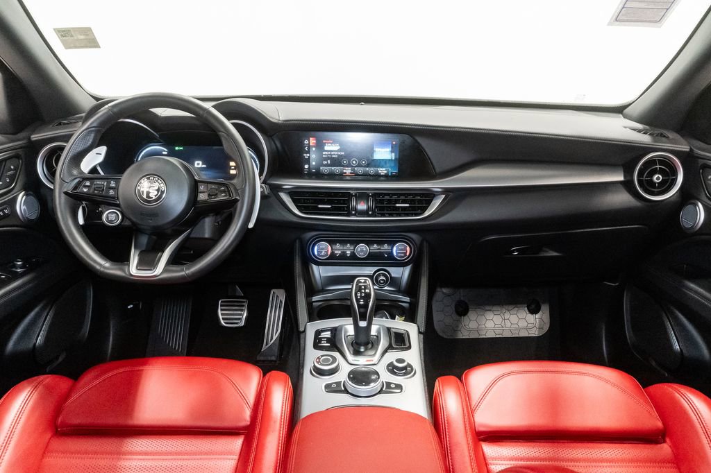 Used 2024 Alfa Romeo Stelvio Veloce image 28