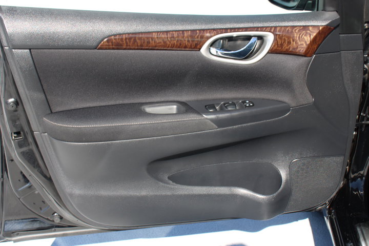 Used 2014 Nissan Sentra SL w/ Electronics Package FWD image 10