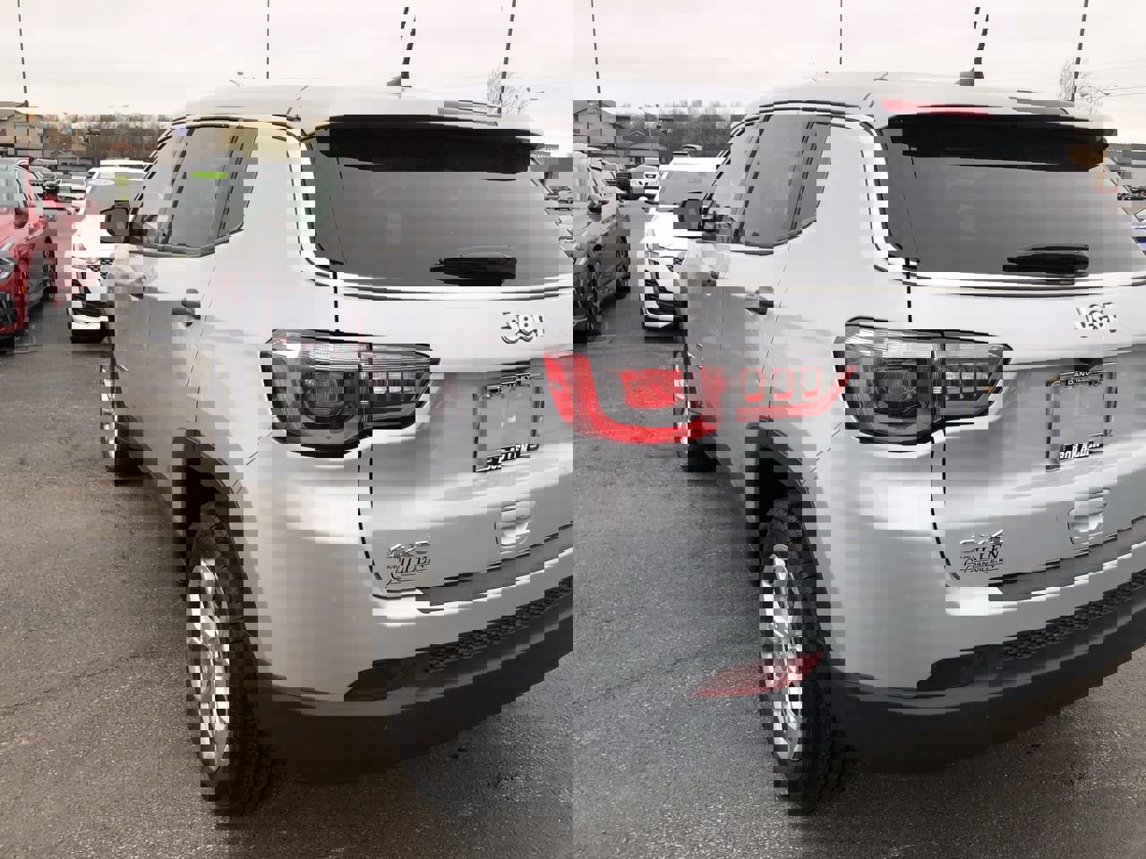 Used 2024 Jeep Compass Sport image 12