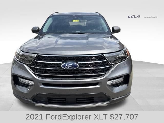 Used 2021 Ford Explorer XLT w/ Equipment Group 202A AWD/4WD image 3