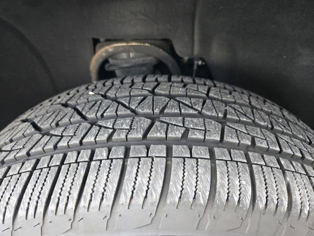 Used 2018 Cadillac Escalade ESV Platinum AWD/4WD image 9