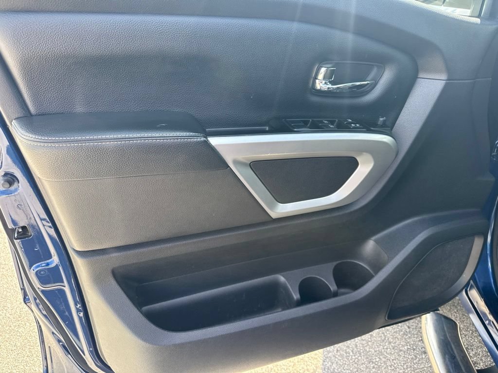 Used 2018 Nissan Titan PRO-4X AWD/4WD image 15