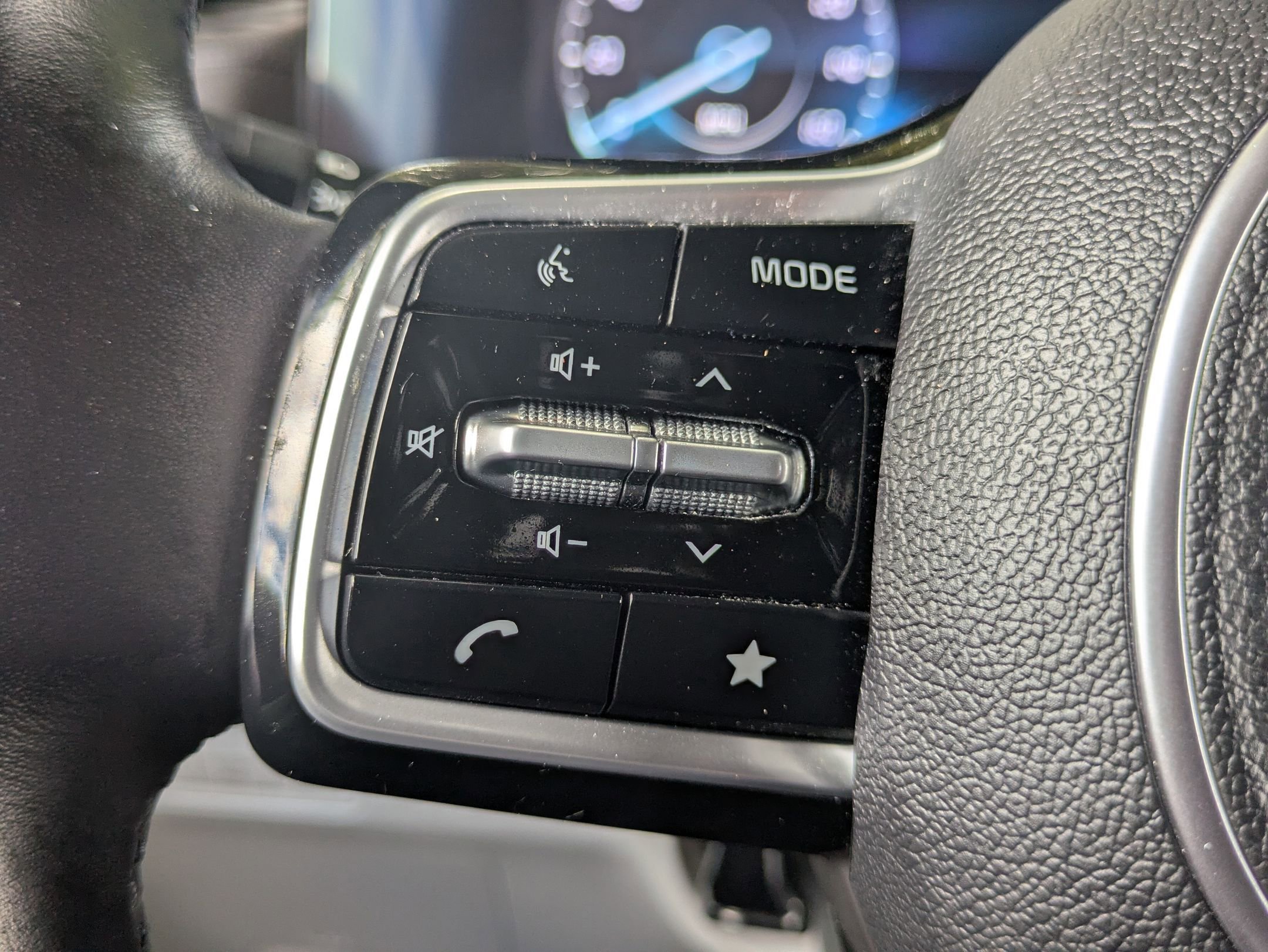 Certified 2023 Kia Carnival SX Prestige image 19